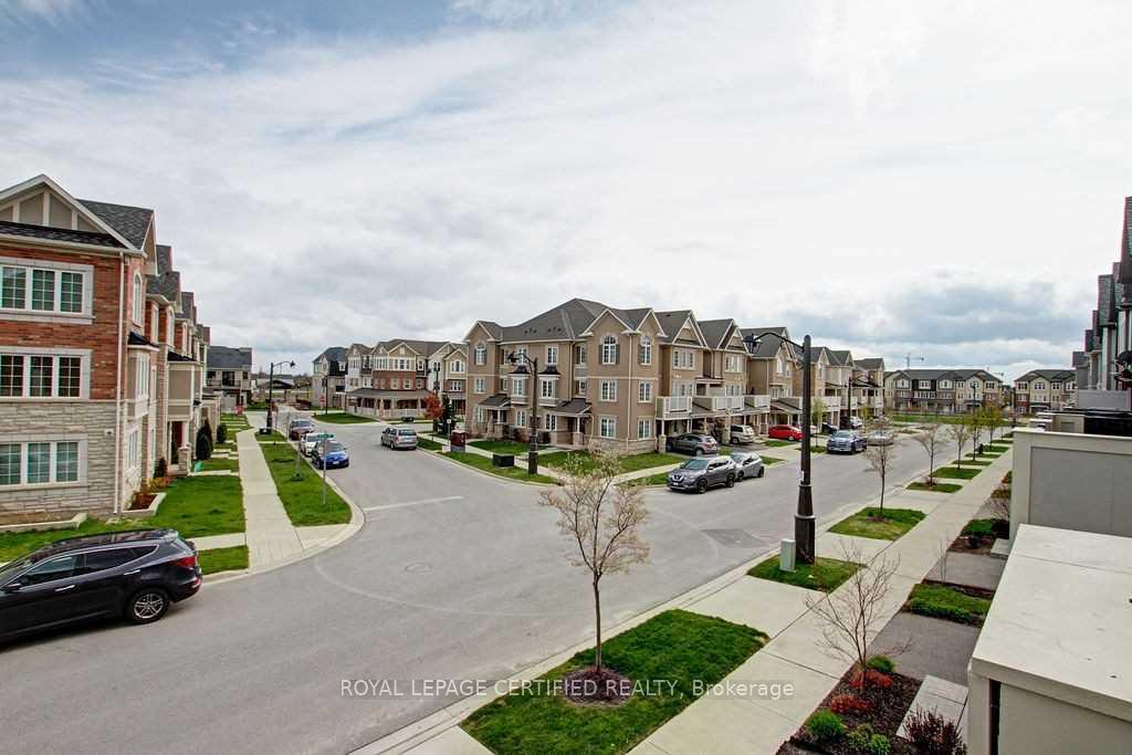 Photo 14 of 213 Betsy Drive N, Oakville, Glenorchy — HOMEH