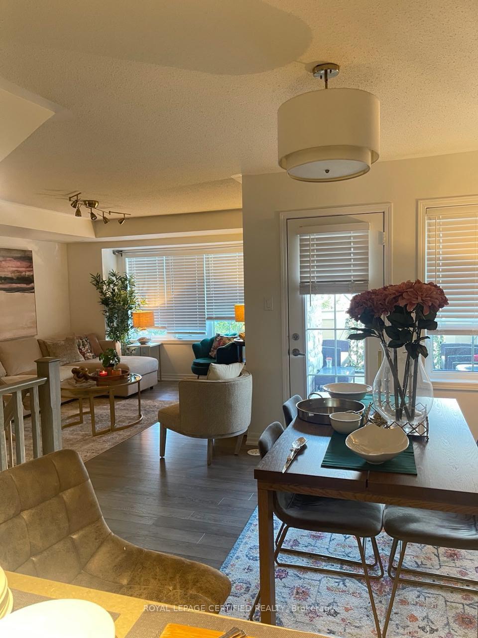 Photo 10 of 213 Betsy Drive N, Oakville, Glenorchy — HOMEH