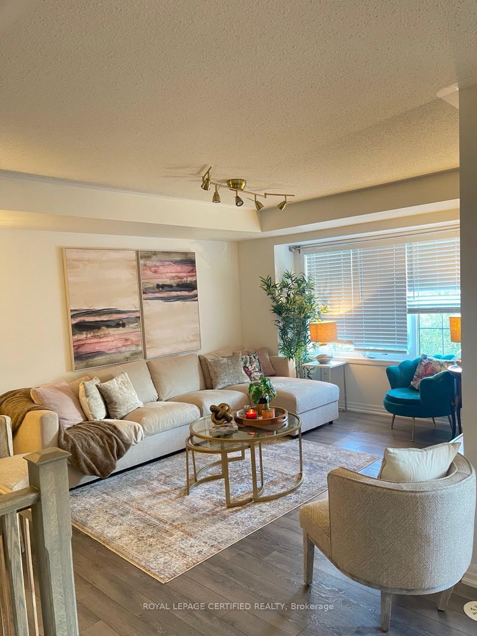 Photo 11 of 213 Betsy Drive N, Oakville, Glenorchy — HOMEH