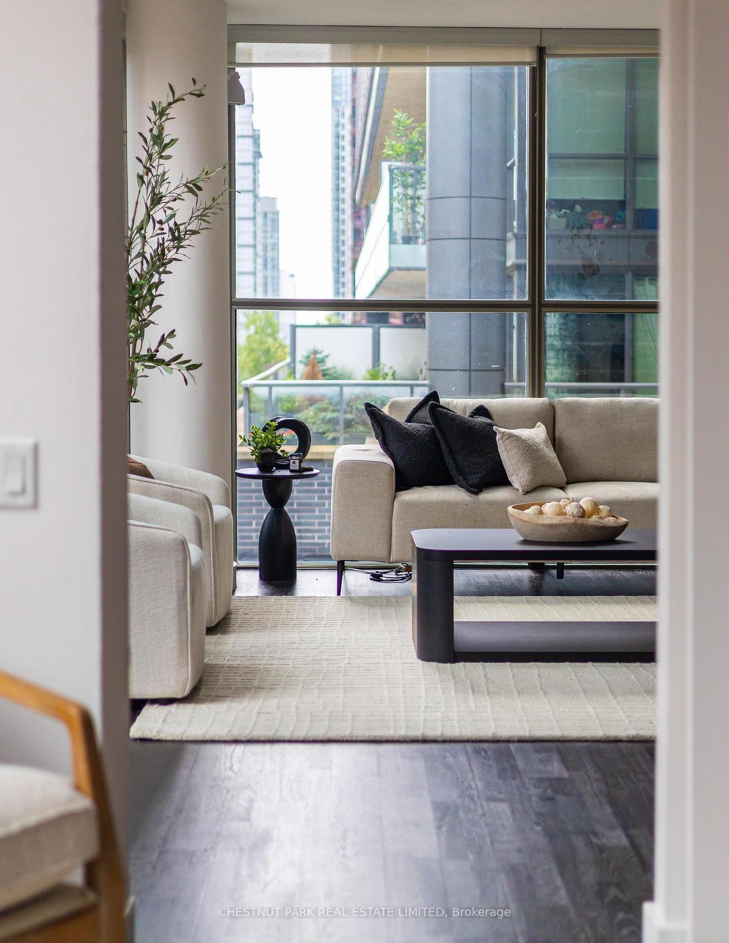 Photo 4 of Unit 611, 25 Oxley Street, Toronto, Waterfront Communities — HOMEH