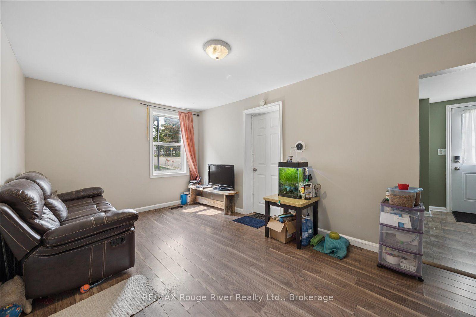 Photo 9 of 79 Parkhill Road W, Peterborough, Town Ward 3 — HOMEH