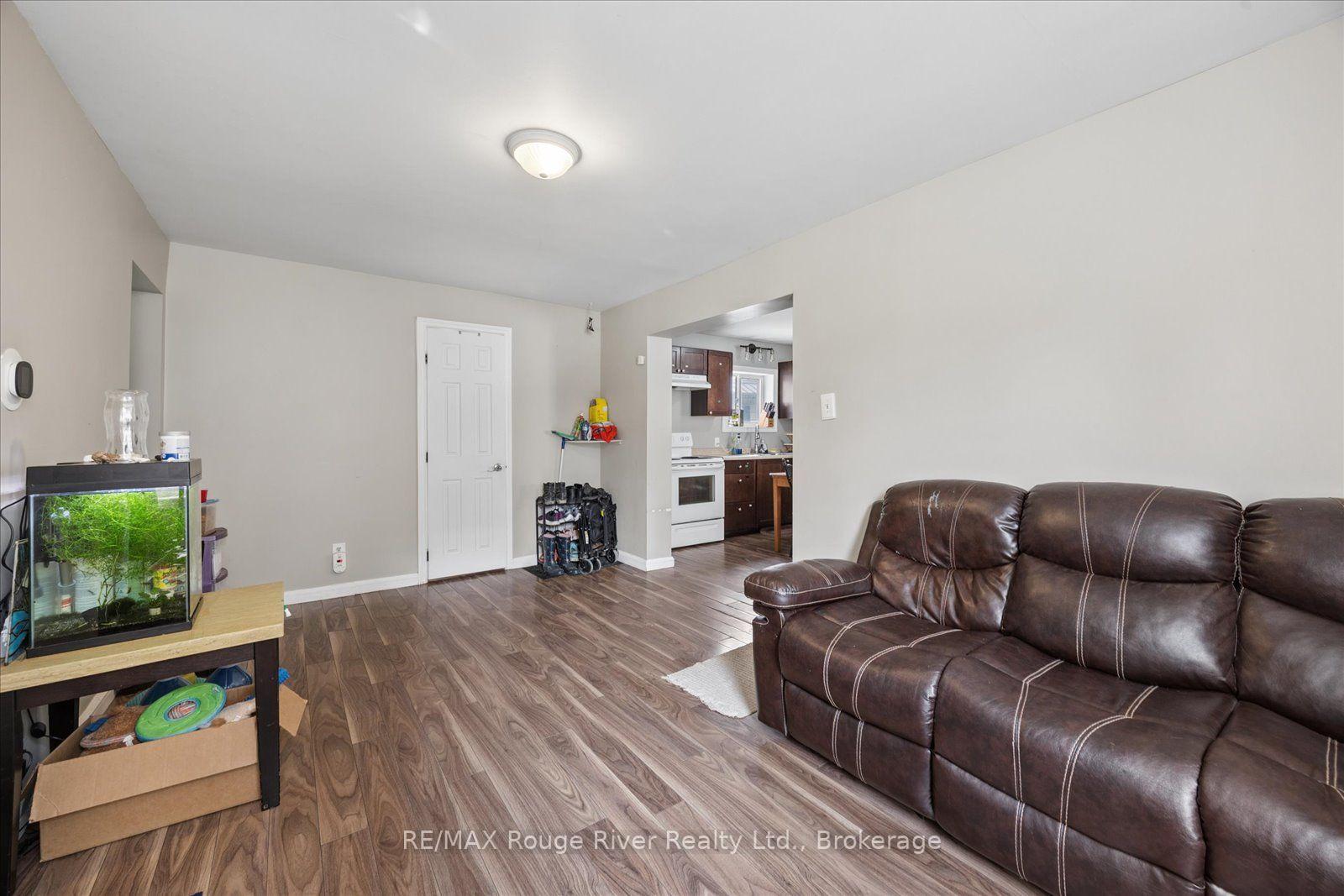 Photo 10 of 79 Parkhill Road W, Peterborough, Town Ward 3 — HOMEH