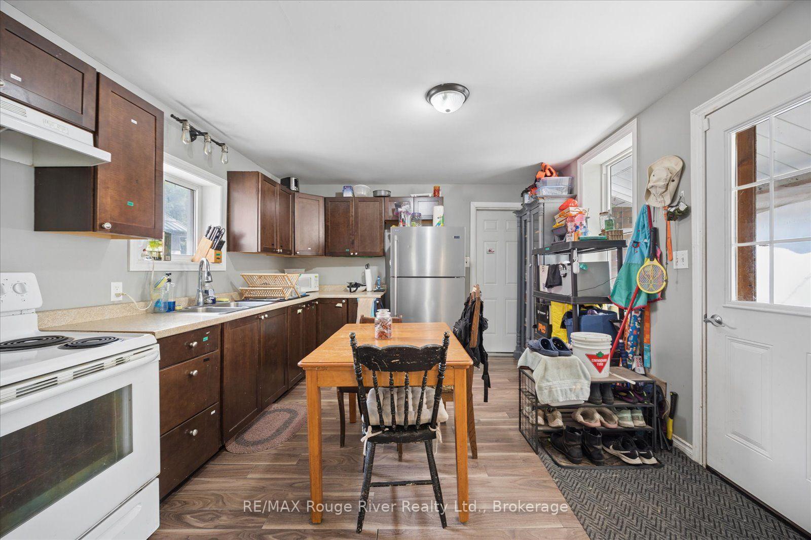 Photo 12 of 79 Parkhill Road W, Peterborough, Town Ward 3 — HOMEH