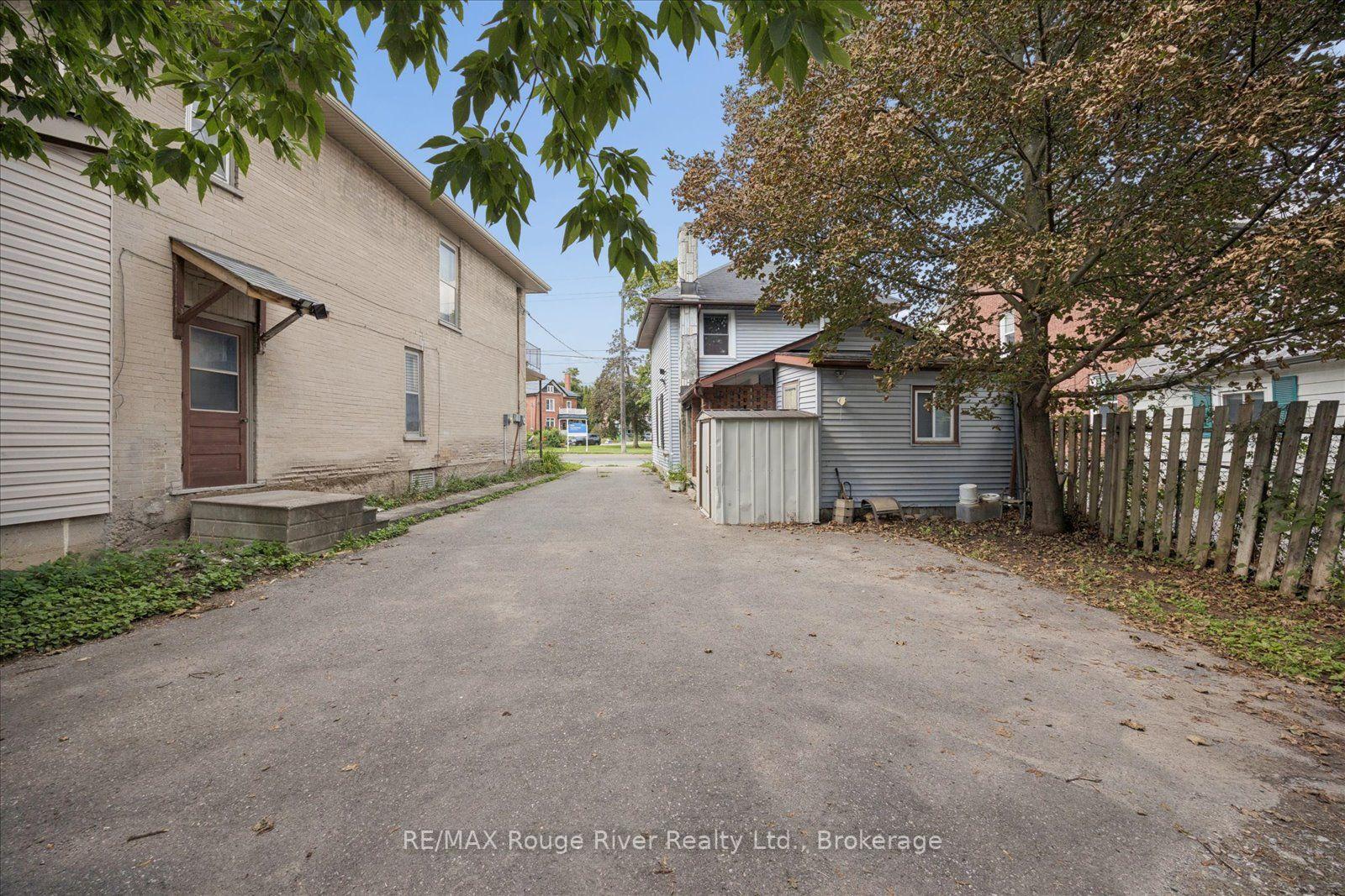 Photo 25 of 79 Parkhill Road W, Peterborough, Town Ward 3 — HOMEH