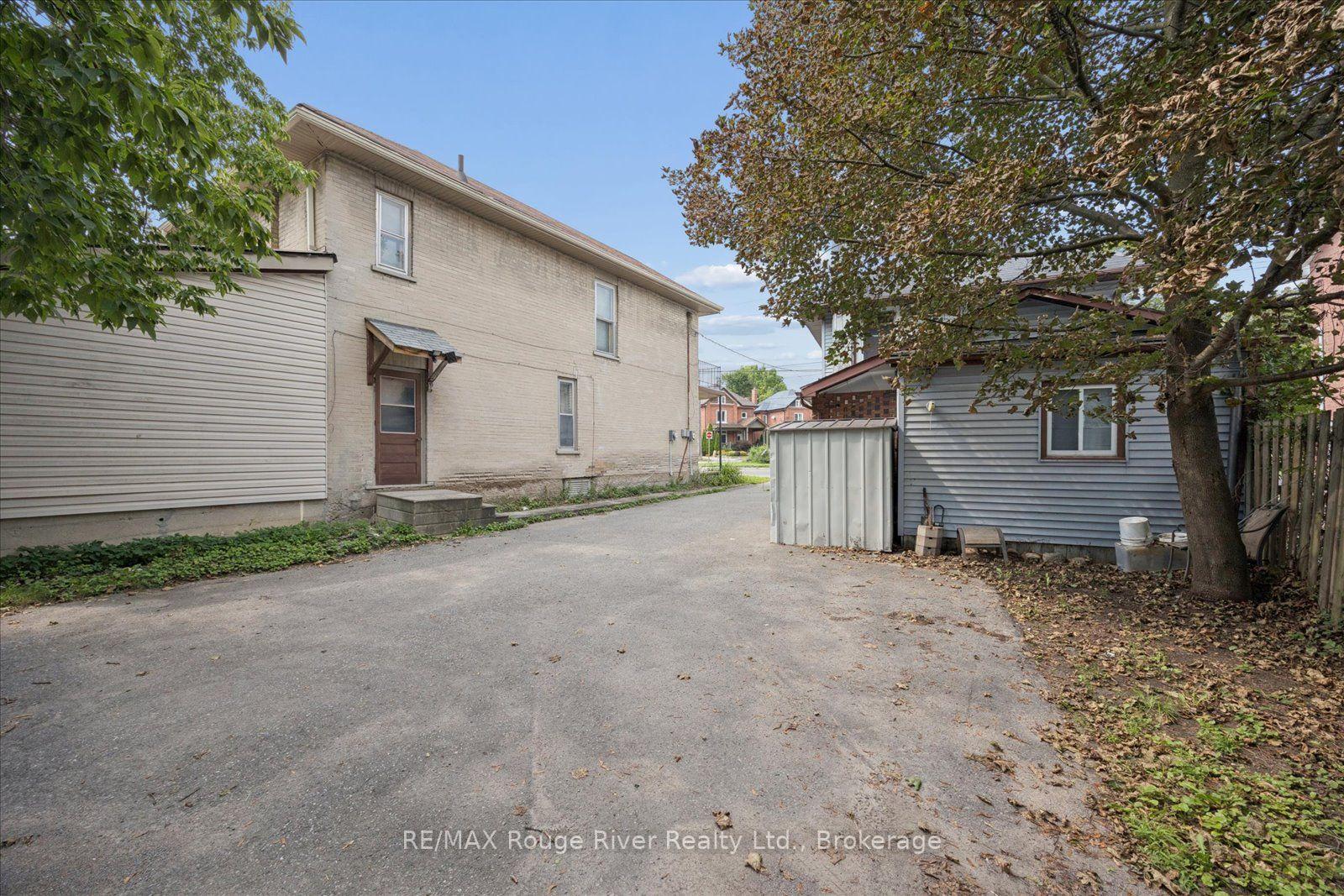 Photo 26 of 79 Parkhill Road W, Peterborough, Town Ward 3 — HOMEH