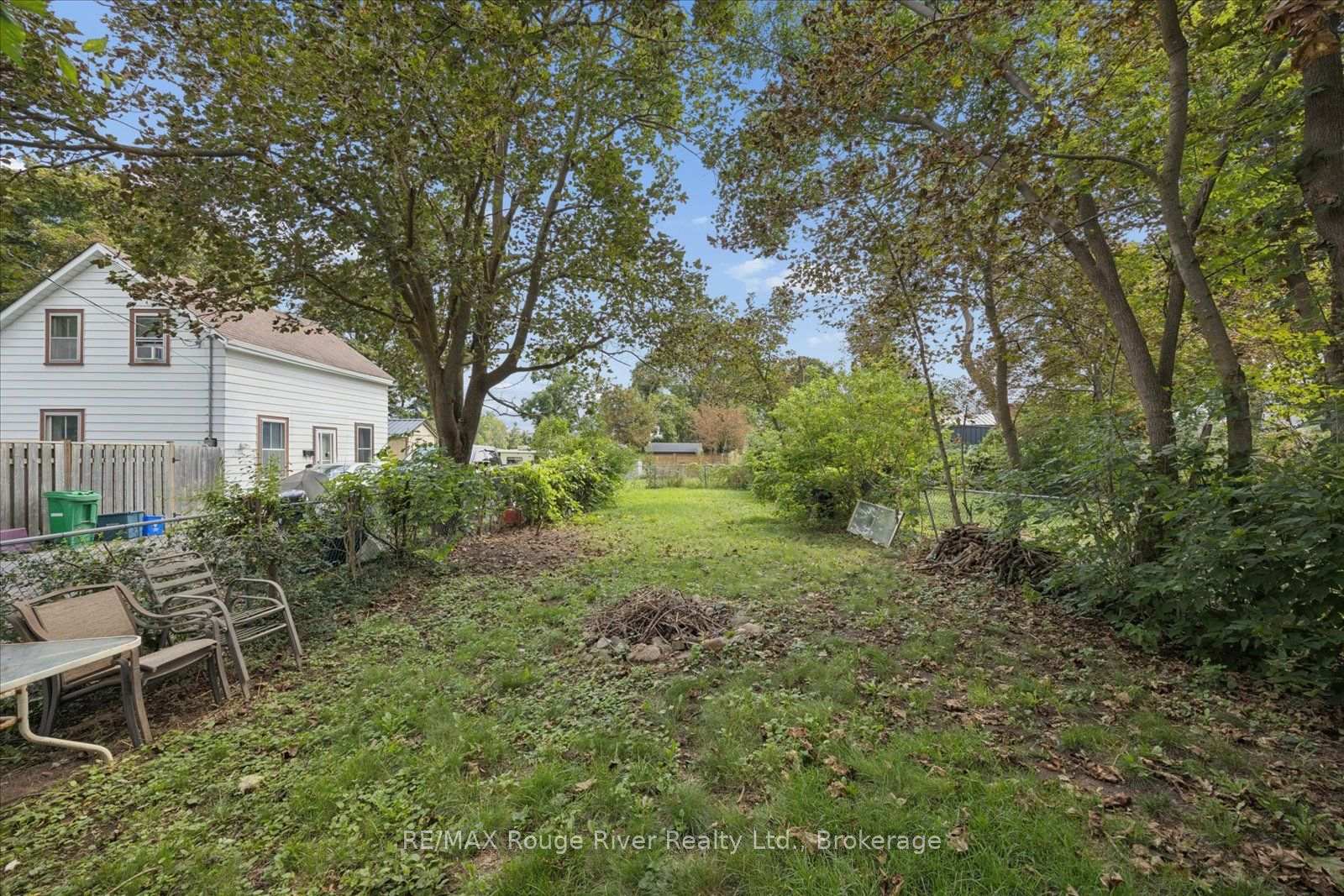Photo 27 of 79 Parkhill Road W, Peterborough, Town Ward 3 — HOMEH
