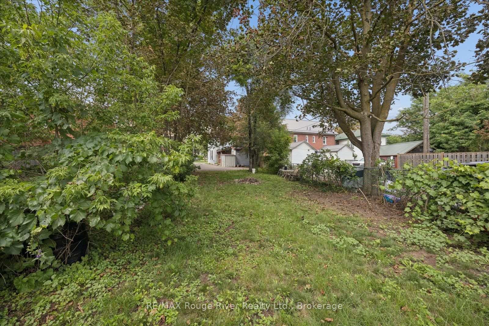 Photo 28 of 79 Parkhill Road W, Peterborough, Town Ward 3 — HOMEH