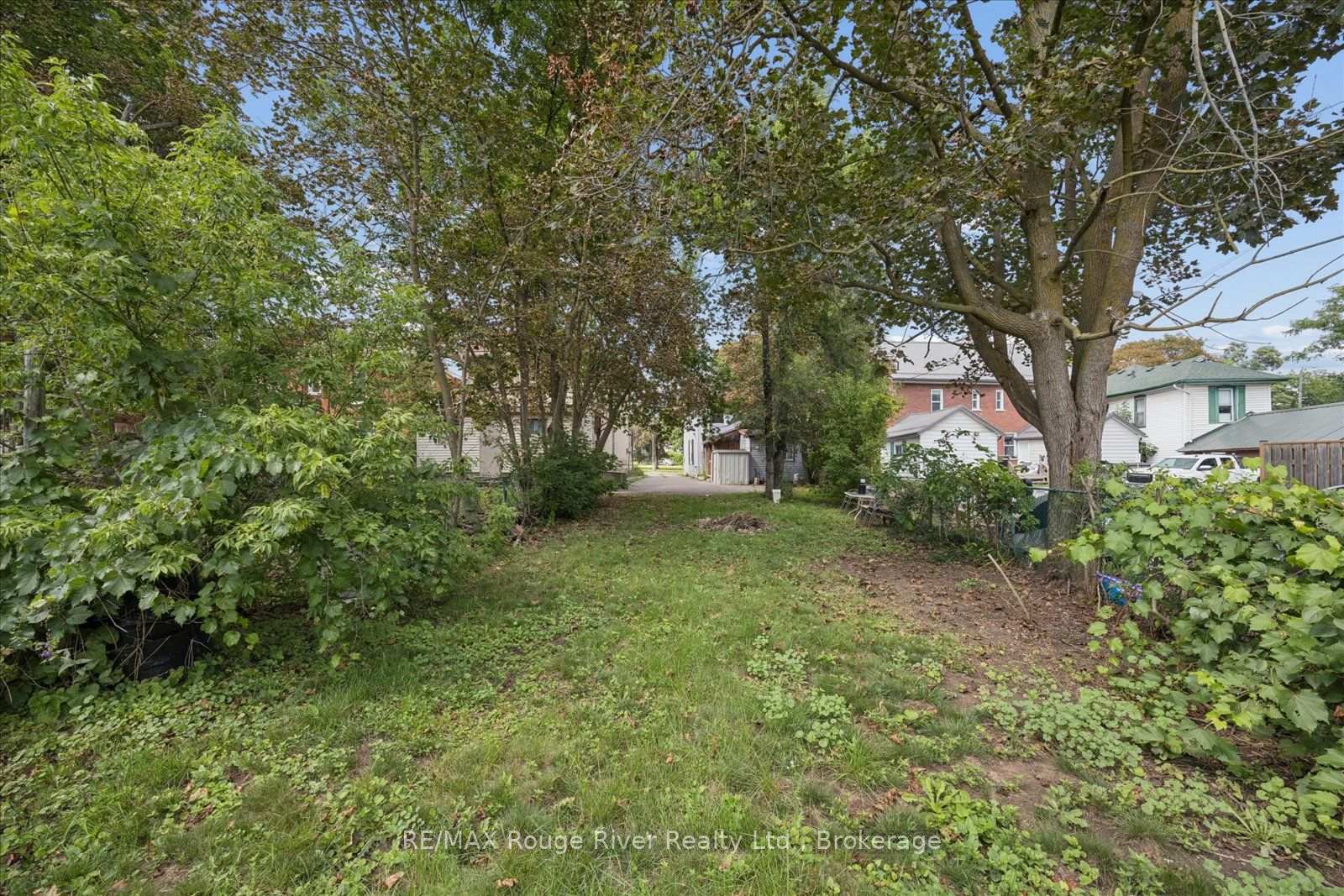 Photo 29 of 79 Parkhill Road W, Peterborough, Town Ward 3 — HOMEH