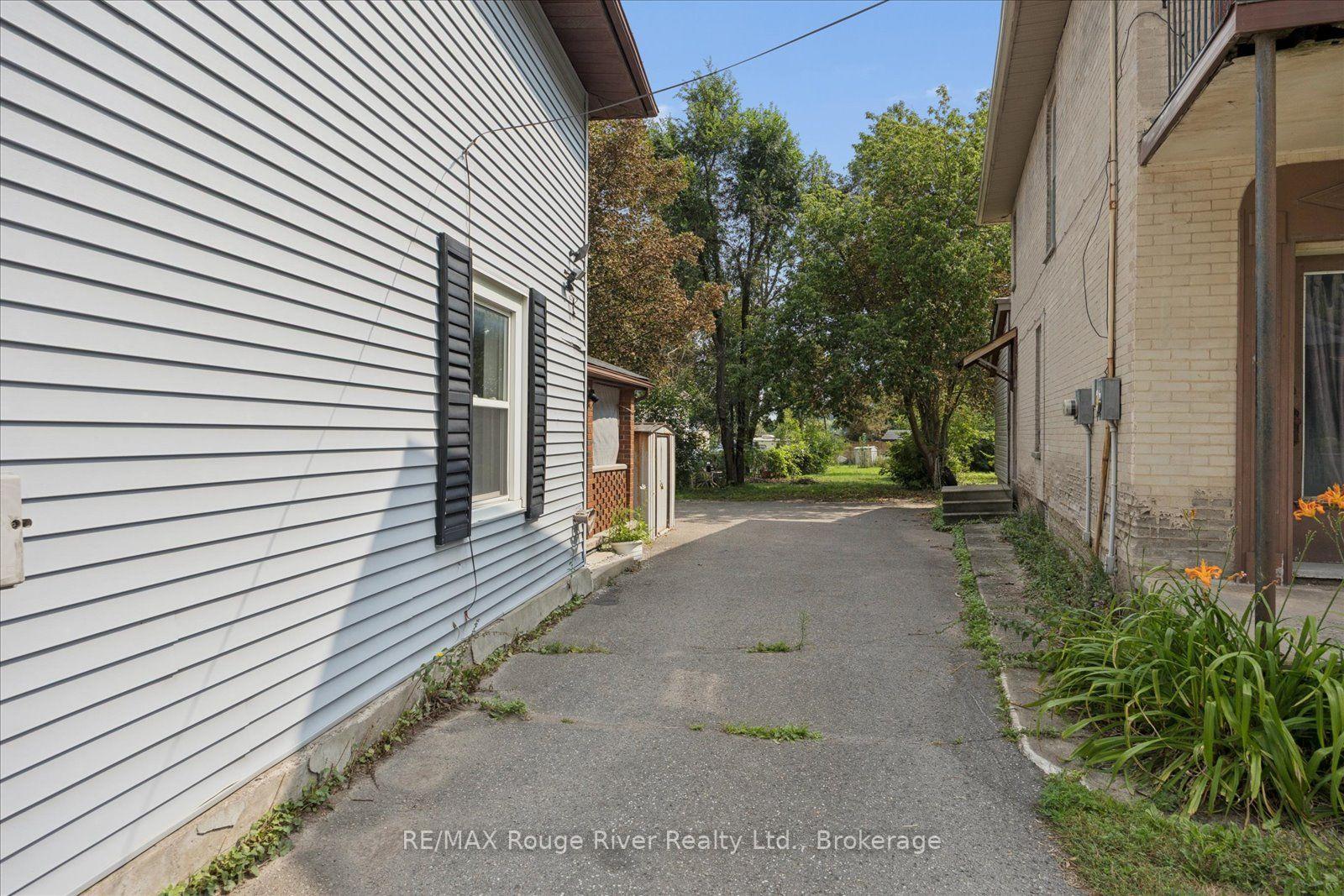 Photo 30 of 79 Parkhill Road W, Peterborough, Town Ward 3 — HOMEH