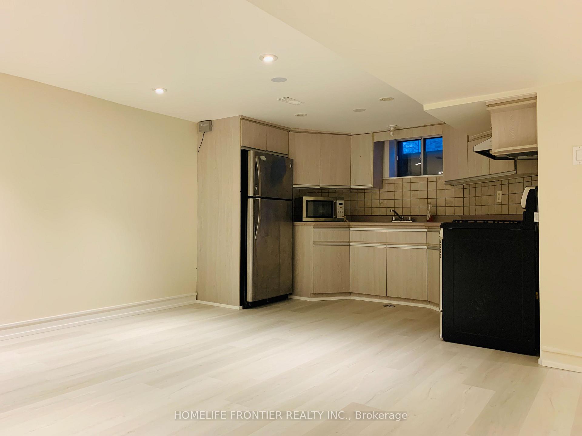 Photo 3 of Unit Lower, 38 Henderson Avenue, Toronto, Trinity-Bellwoods — HOMEH