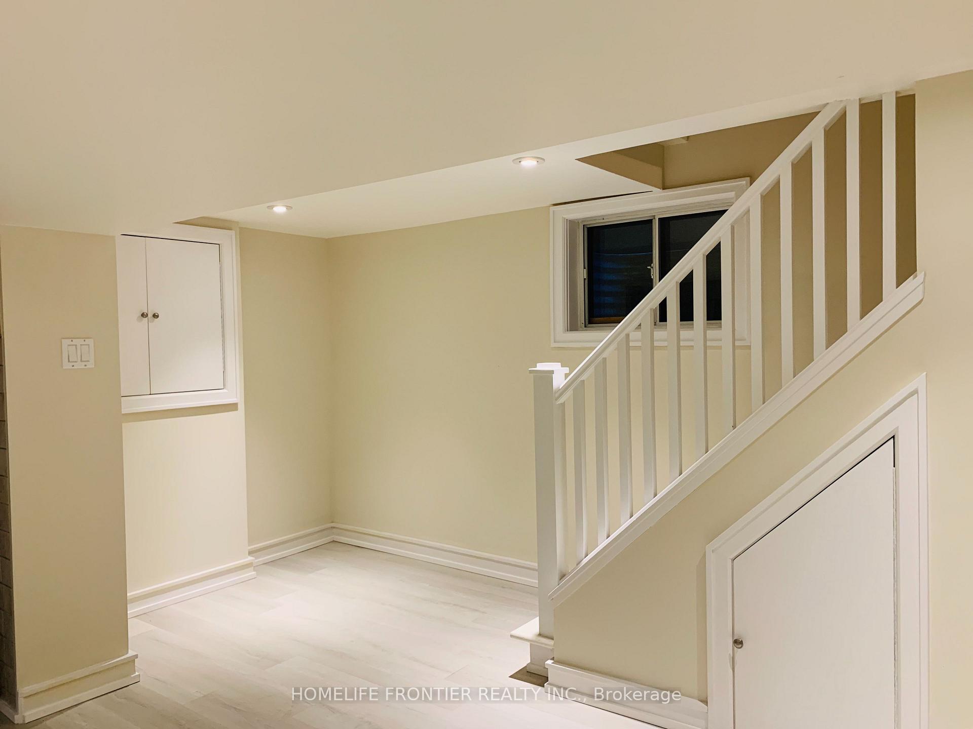 Photo 4 of Unit Lower, 38 Henderson Avenue, Toronto, Trinity-Bellwoods — HOMEH