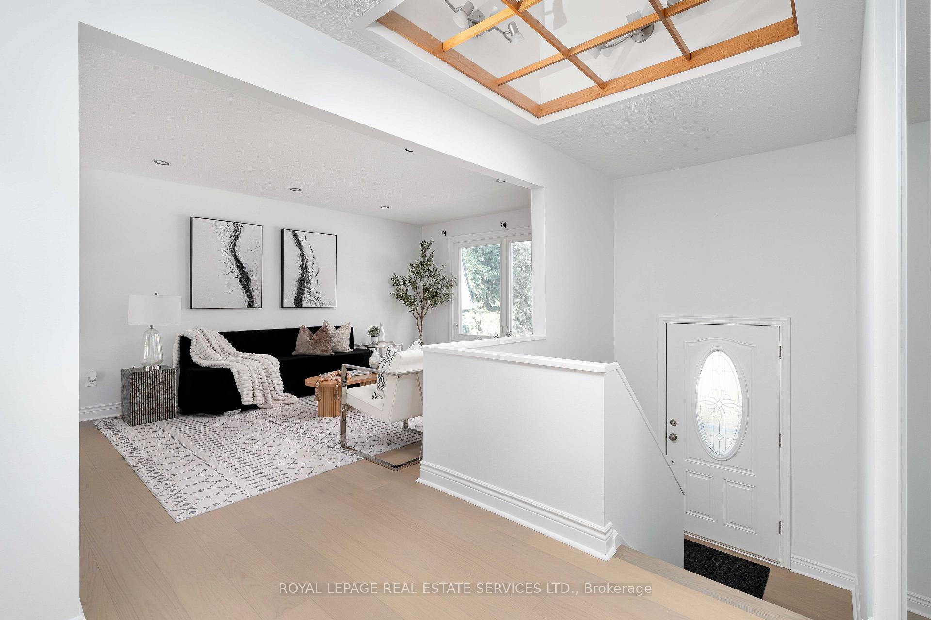 Photo 5 of 3192 Windwood Drive, Mississauga, Meadowvale — HOMEH