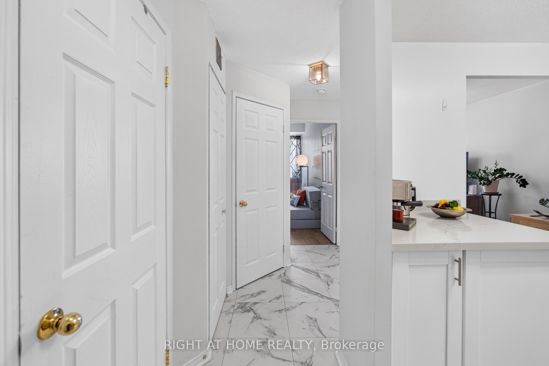 Photo 4 of Unit 607, 32 Tannery Street, Mississauga, Streetsville — HOMEH