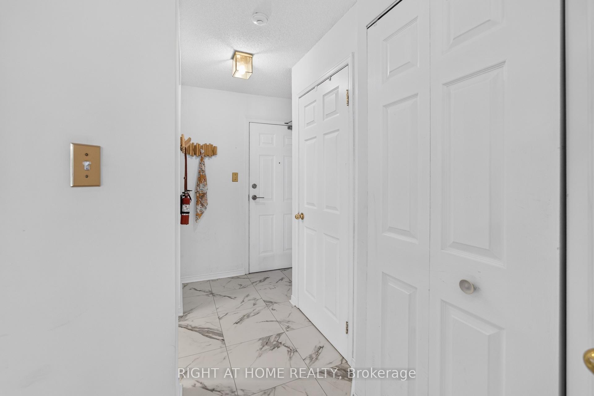 Photo 5 of Unit 607, 32 Tannery Street, Mississauga, Streetsville — HOMEH