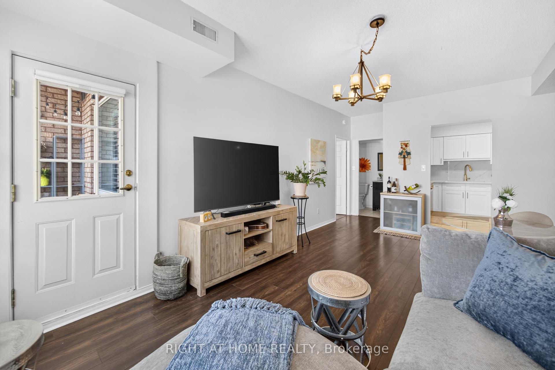 Photo 13 of Unit 607, 32 Tannery Street, Mississauga, Streetsville — HOMEH