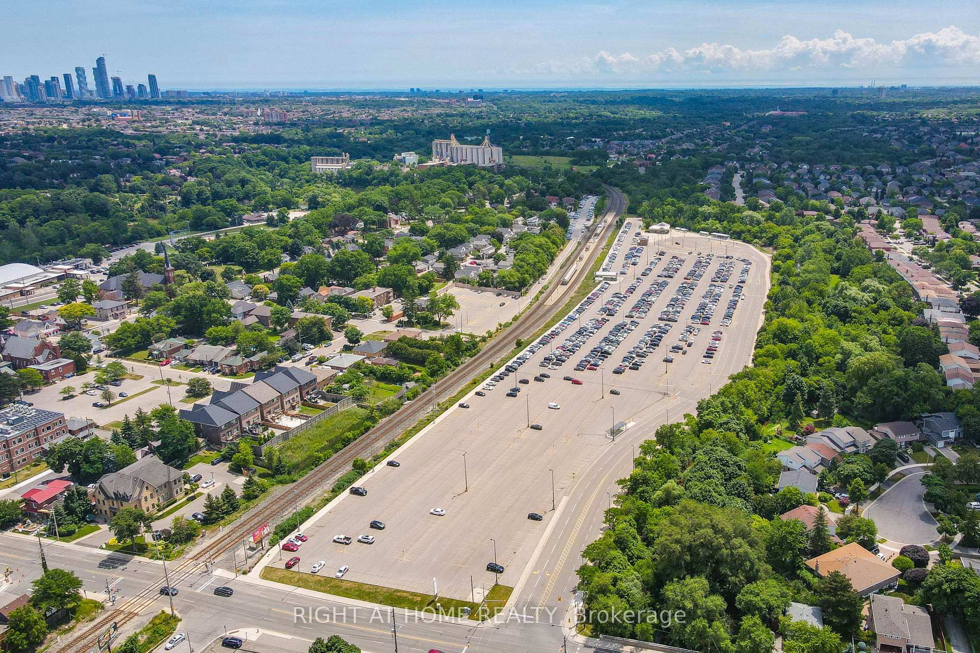Photo 37 of Unit 607, 32 Tannery Street, Mississauga, Streetsville — HOMEH
