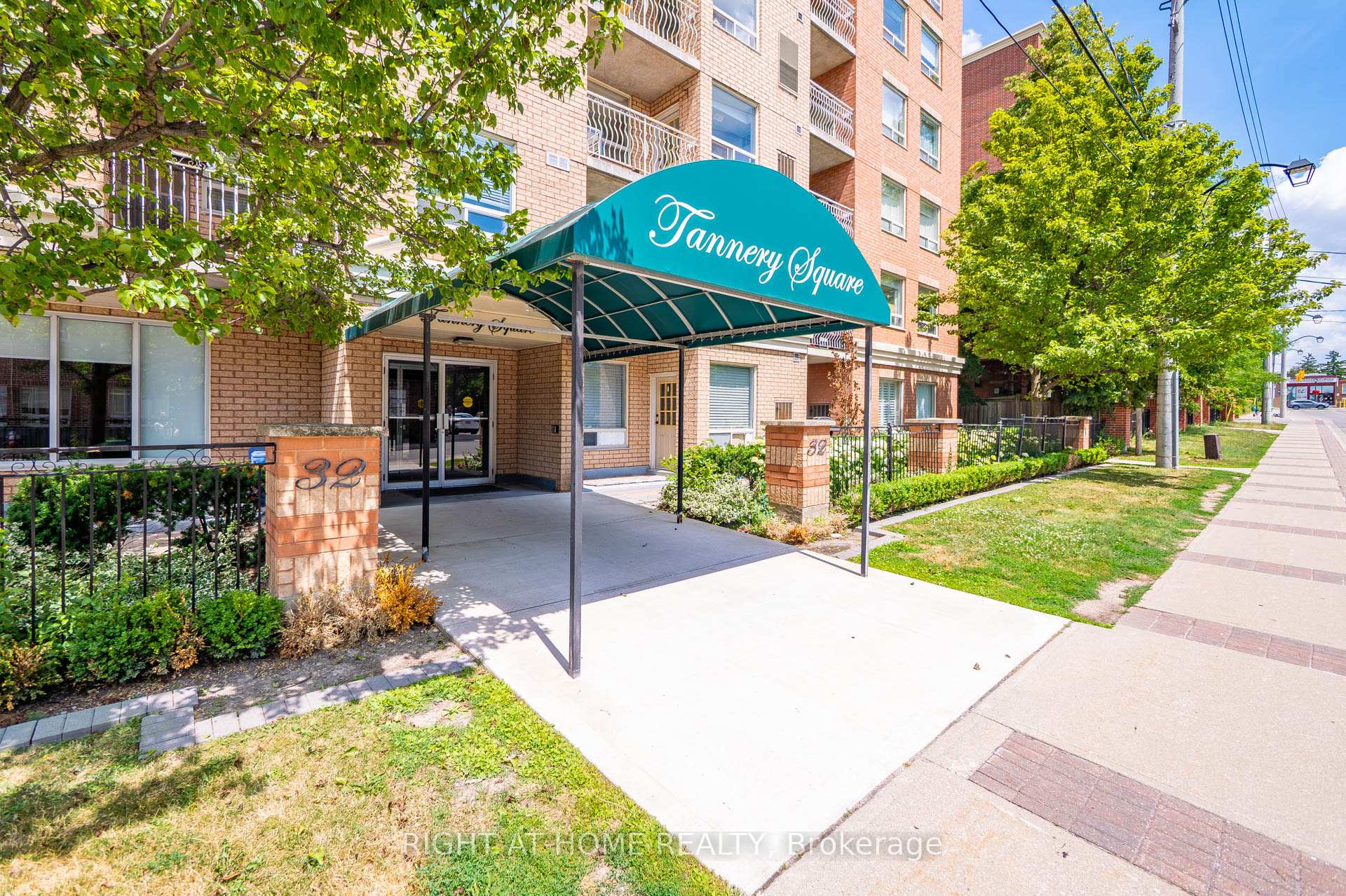 Photo 44 of Unit 607, 32 Tannery Street, Mississauga, Streetsville — HOMEH