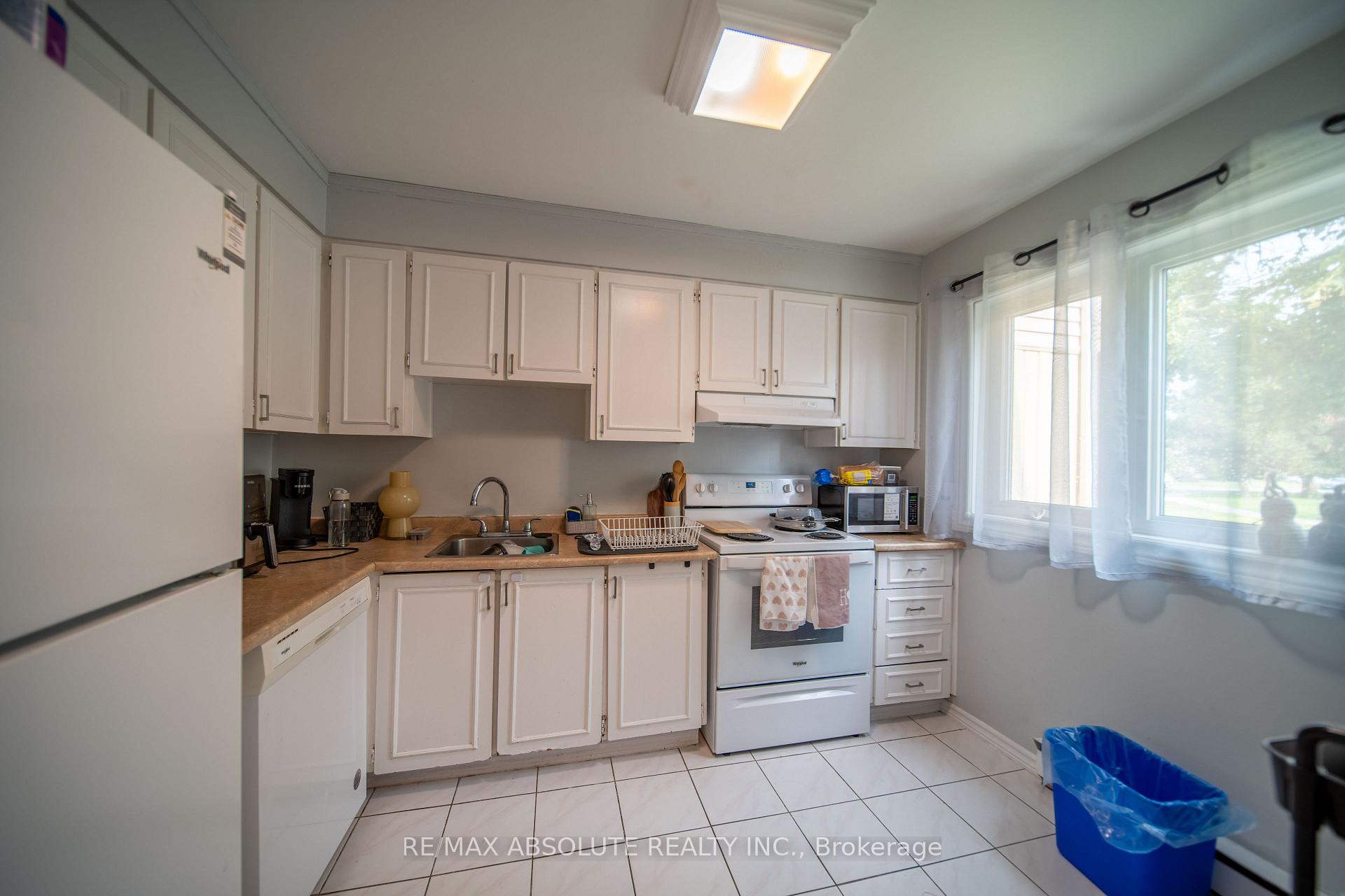 Photo 5 of Unit 25, 1299 Cedarcroft Crescent, Ottawa, Pineview — HOMEH