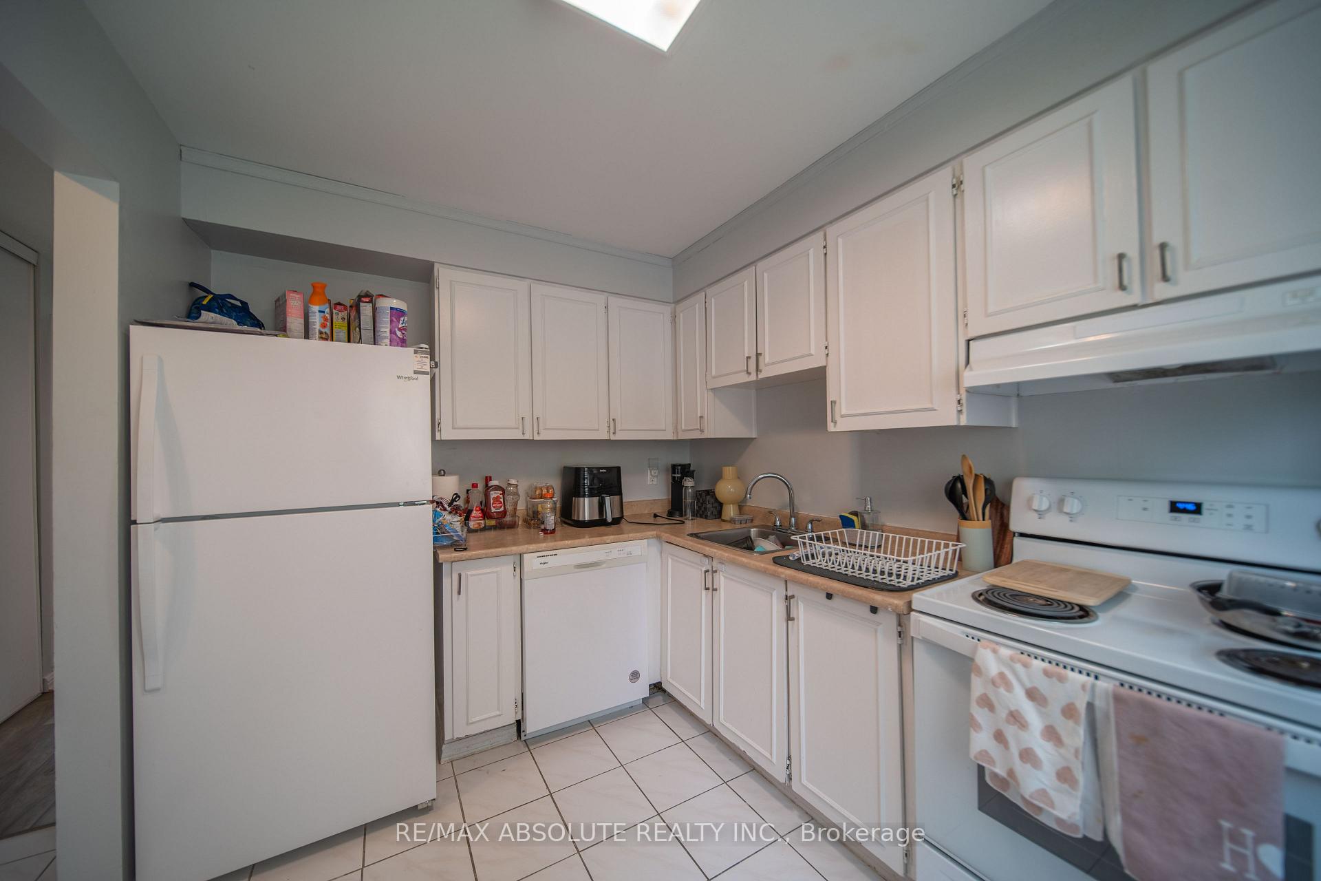 Photo 7 of Unit 25, 1299 Cedarcroft Crescent, Ottawa, Pineview — HOMEH