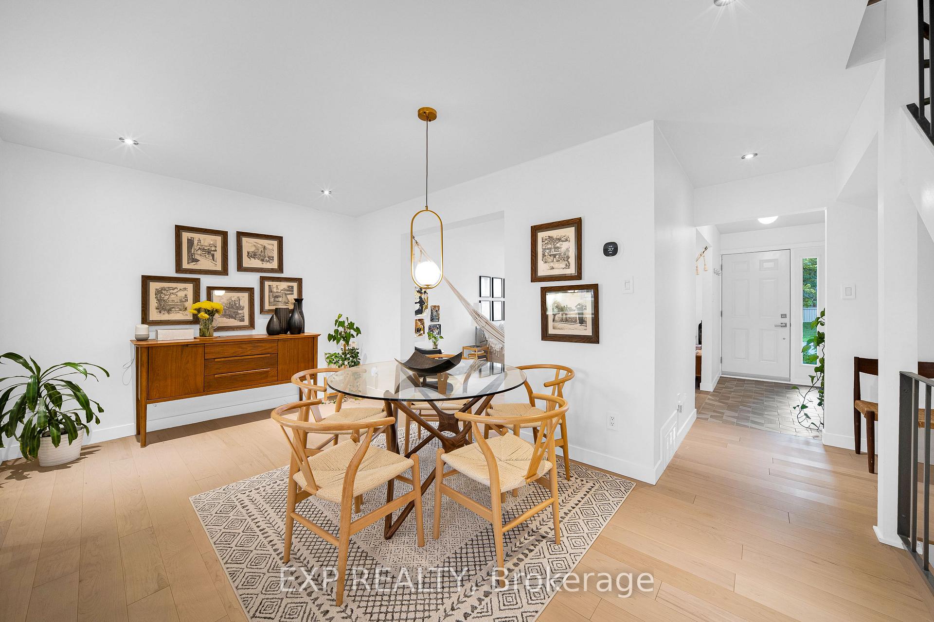 Photo 8 of Unit 4, 21 Midland Crescent, Ottawa, Arlington Woods — HOMEH