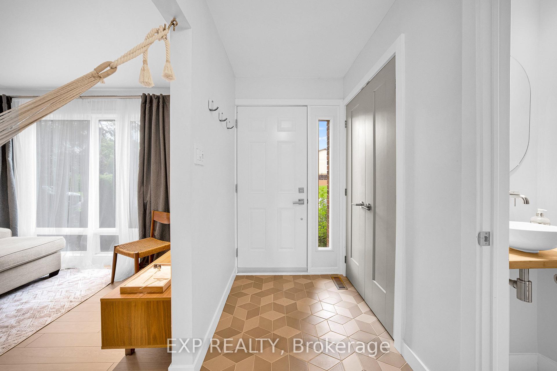 Photo 16 of Unit 4, 21 Midland Crescent, Ottawa, Arlington Woods — HOMEH