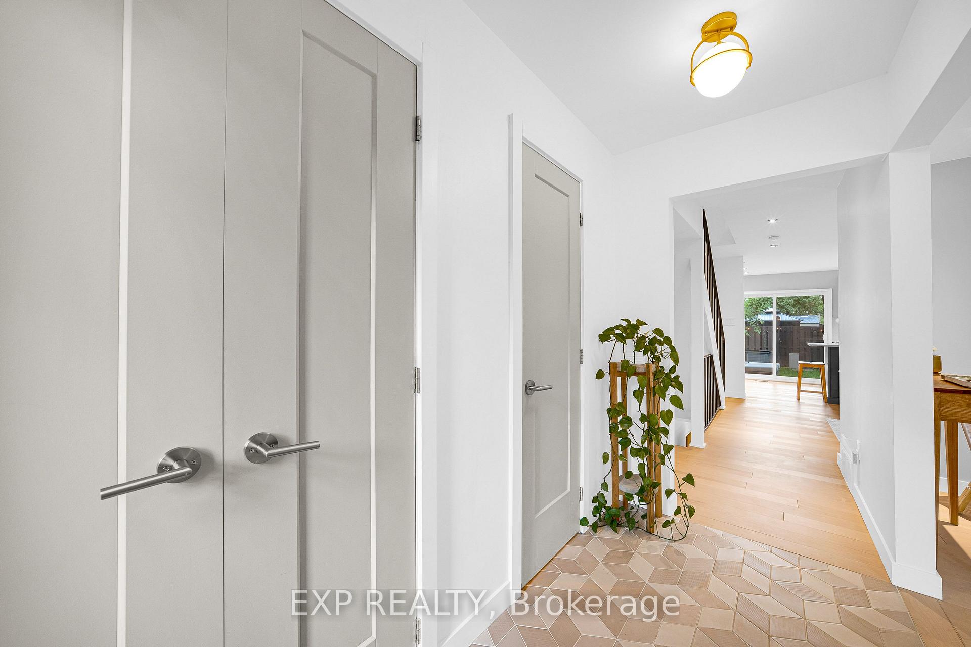 Photo 17 of Unit 4, 21 Midland Crescent, Ottawa, Arlington Woods — HOMEH