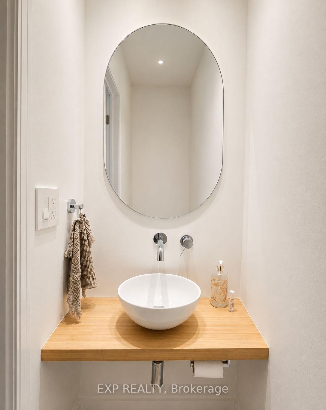 Photo 18 of Unit 4, 21 Midland Crescent, Ottawa, Arlington Woods — HOMEH