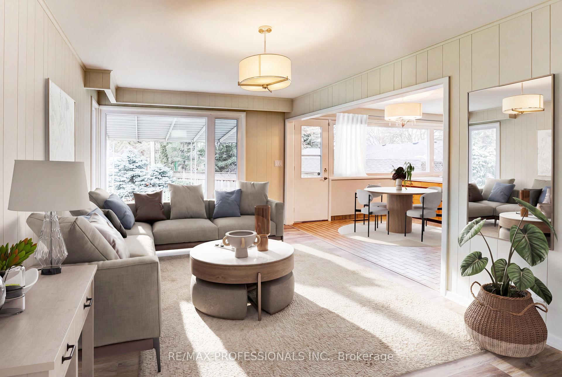 Photo 20 of 23 Ravensbourne Crescent, Etobicoke, Princess-Rosethorn — HOMEH