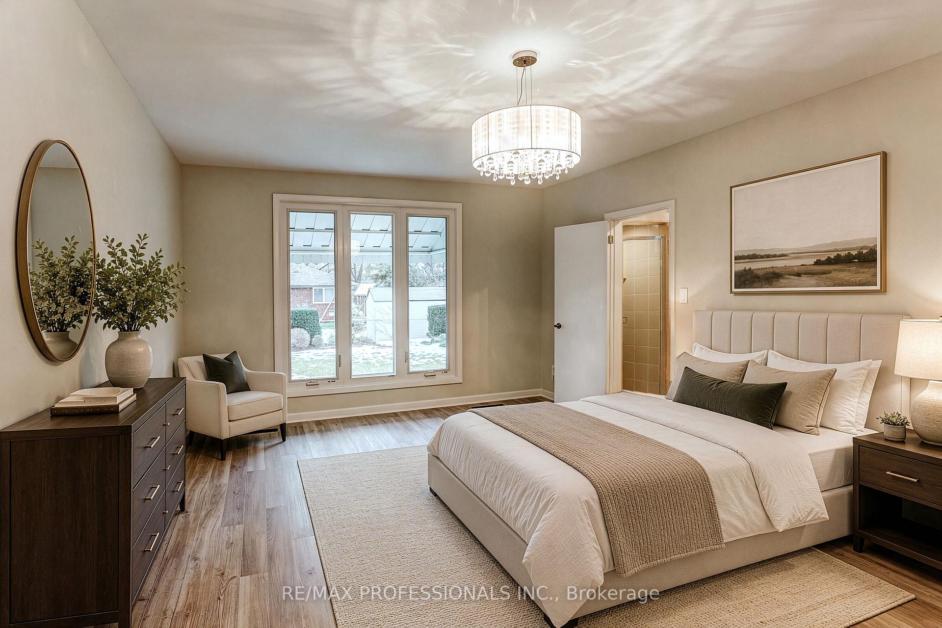 Photo 24 of 23 Ravensbourne Crescent, Etobicoke, Princess-Rosethorn — HOMEH