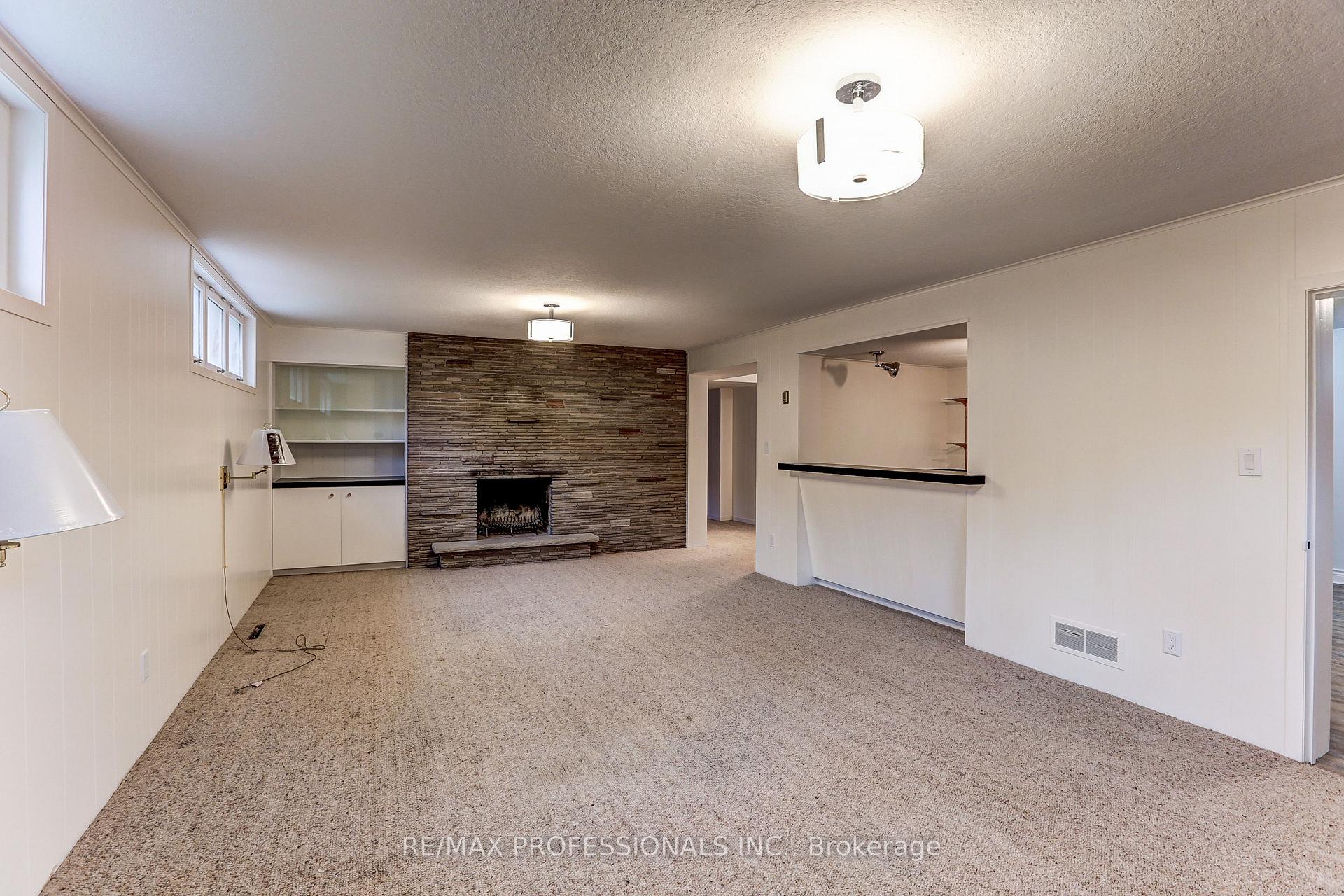 Photo 31 of 23 Ravensbourne Crescent, Etobicoke, Princess-Rosethorn — HOMEH