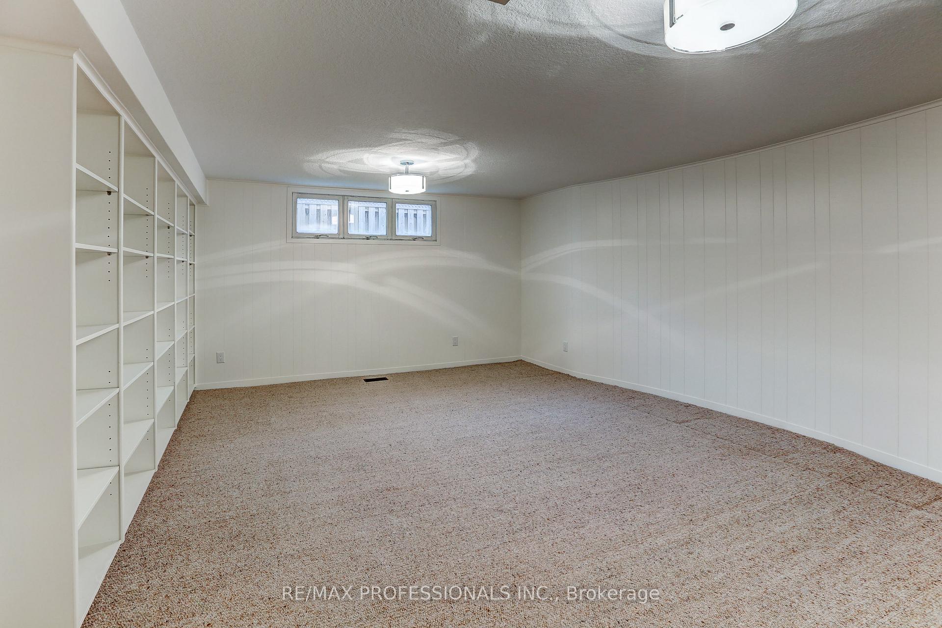 Photo 34 of 23 Ravensbourne Crescent, Etobicoke, Princess-Rosethorn — HOMEH