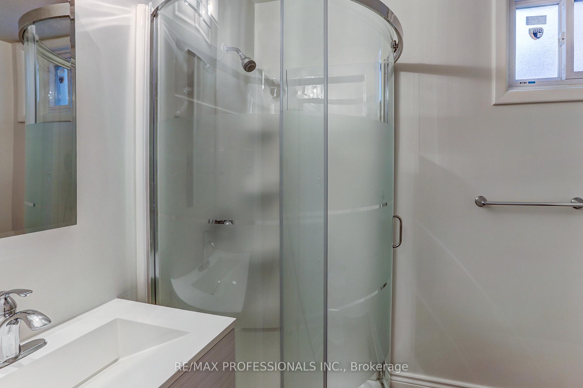 Photo 37 of 23 Ravensbourne Crescent, Etobicoke, Princess-Rosethorn — HOMEH