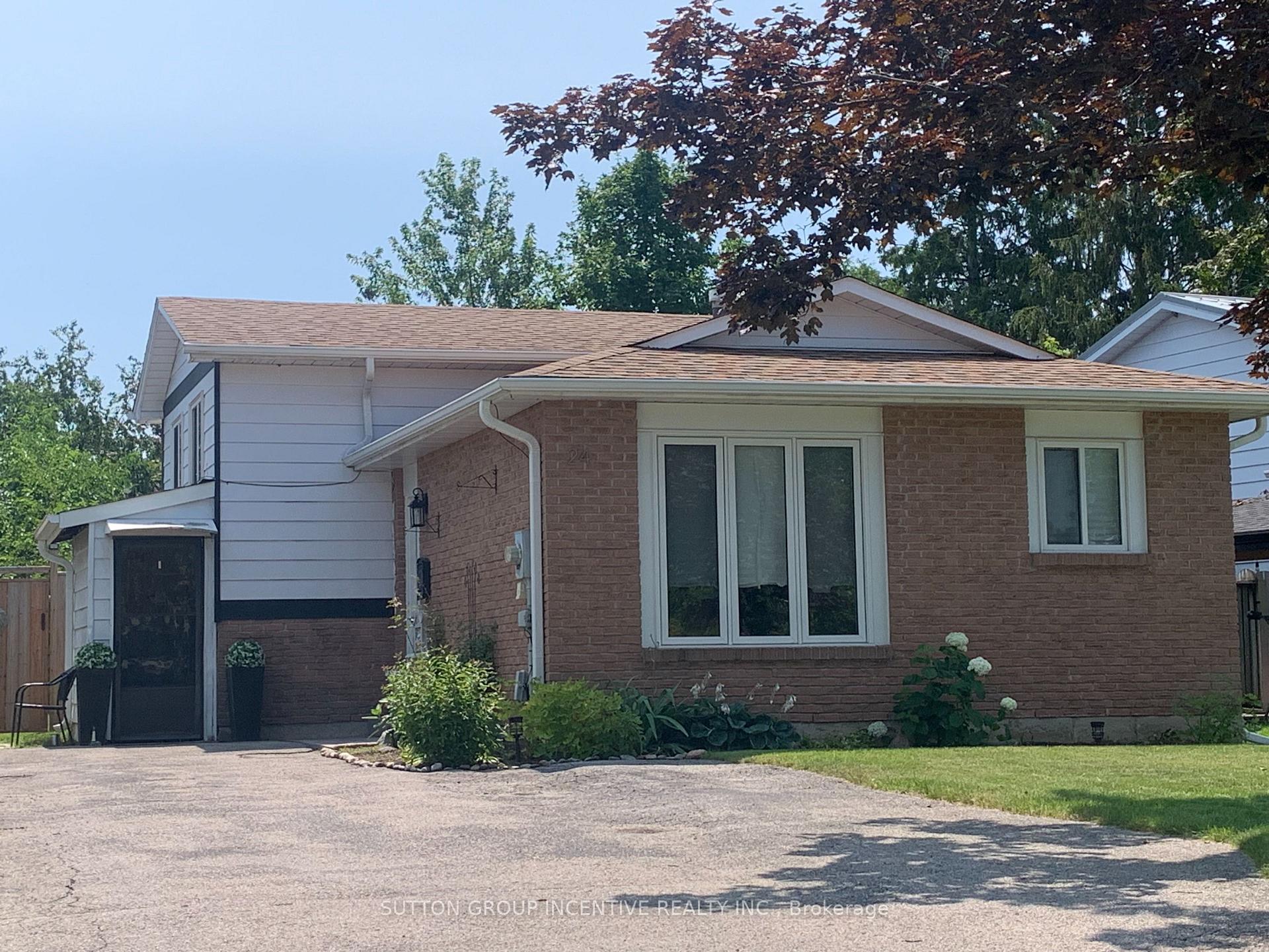 Photo 1 of 24 Frost Trail, Barrie, Letitia Heights — HOMEH