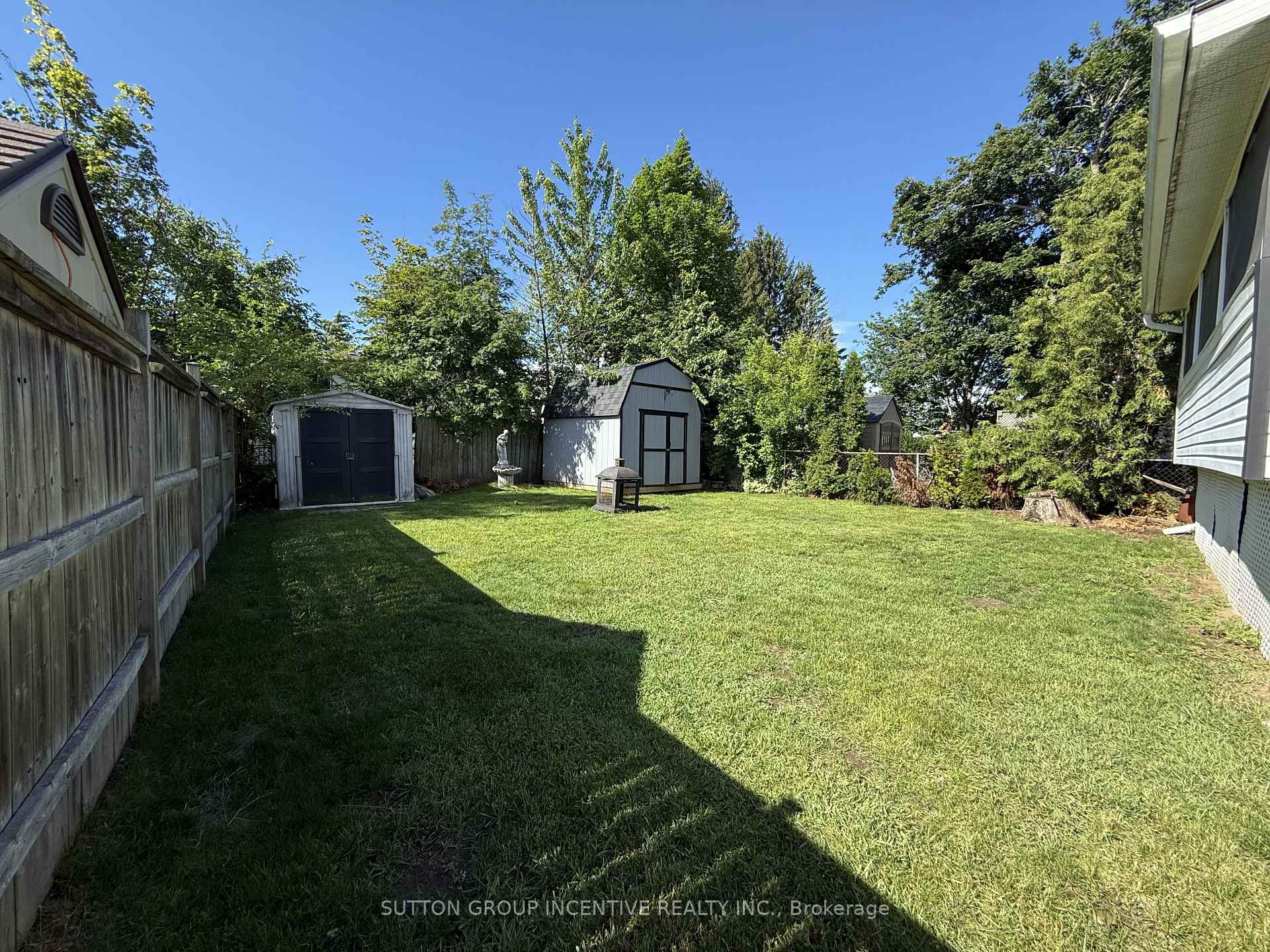 Photo 16 of 24 Frost Trail, Barrie, Letitia Heights — HOMEH