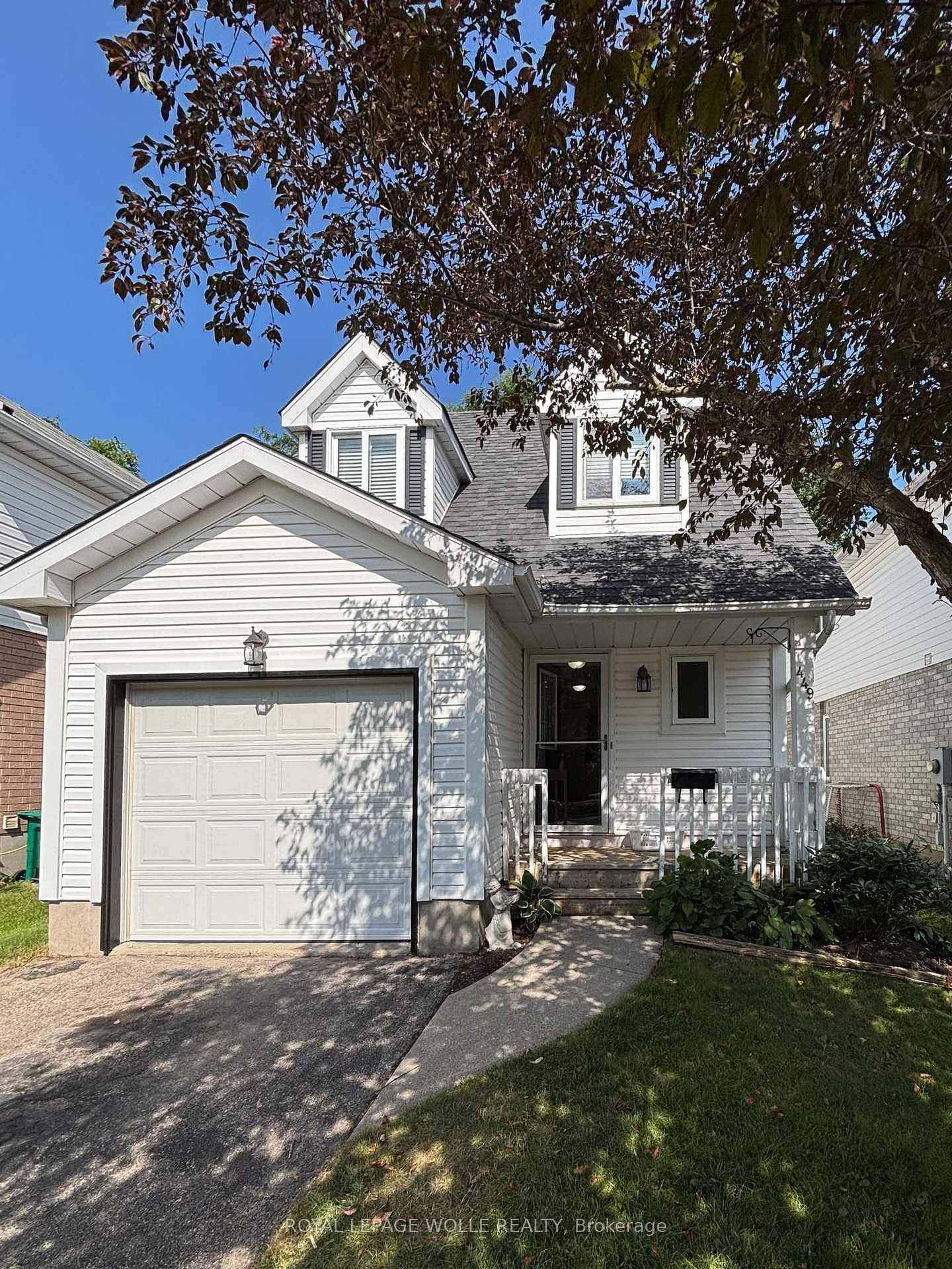 Photo 2 of 449 Exmoor Street, Waterloo, Bridgeport — HOMEH