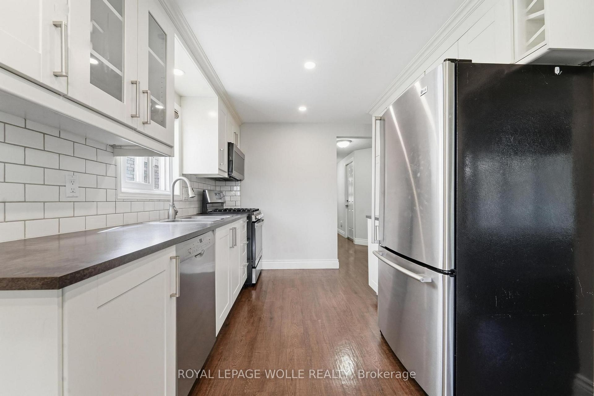 Photo 10 of 449 Exmoor Street, Waterloo, Bridgeport — HOMEH