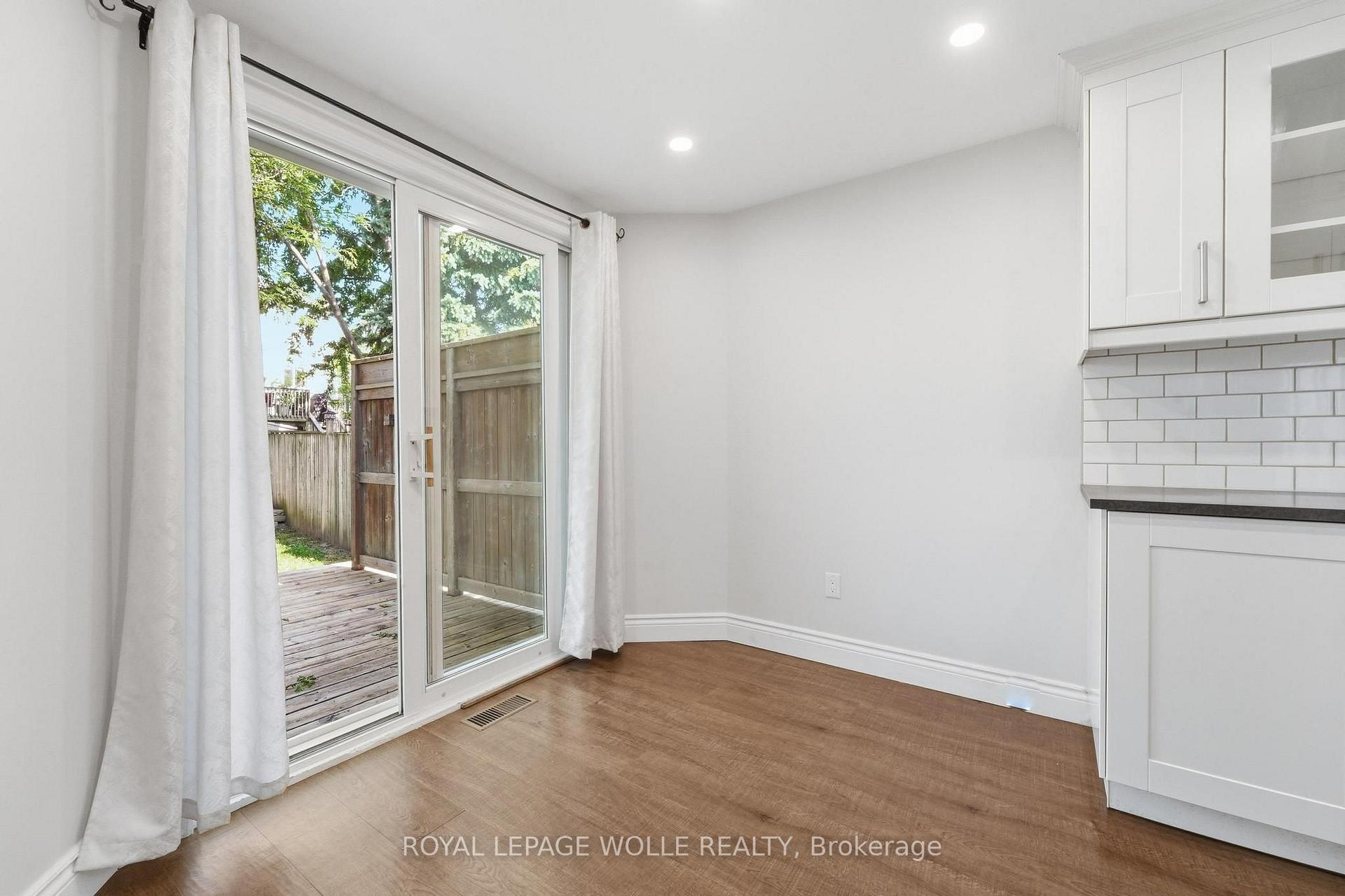 Photo 13 of 449 Exmoor Street, Waterloo, Bridgeport — HOMEH