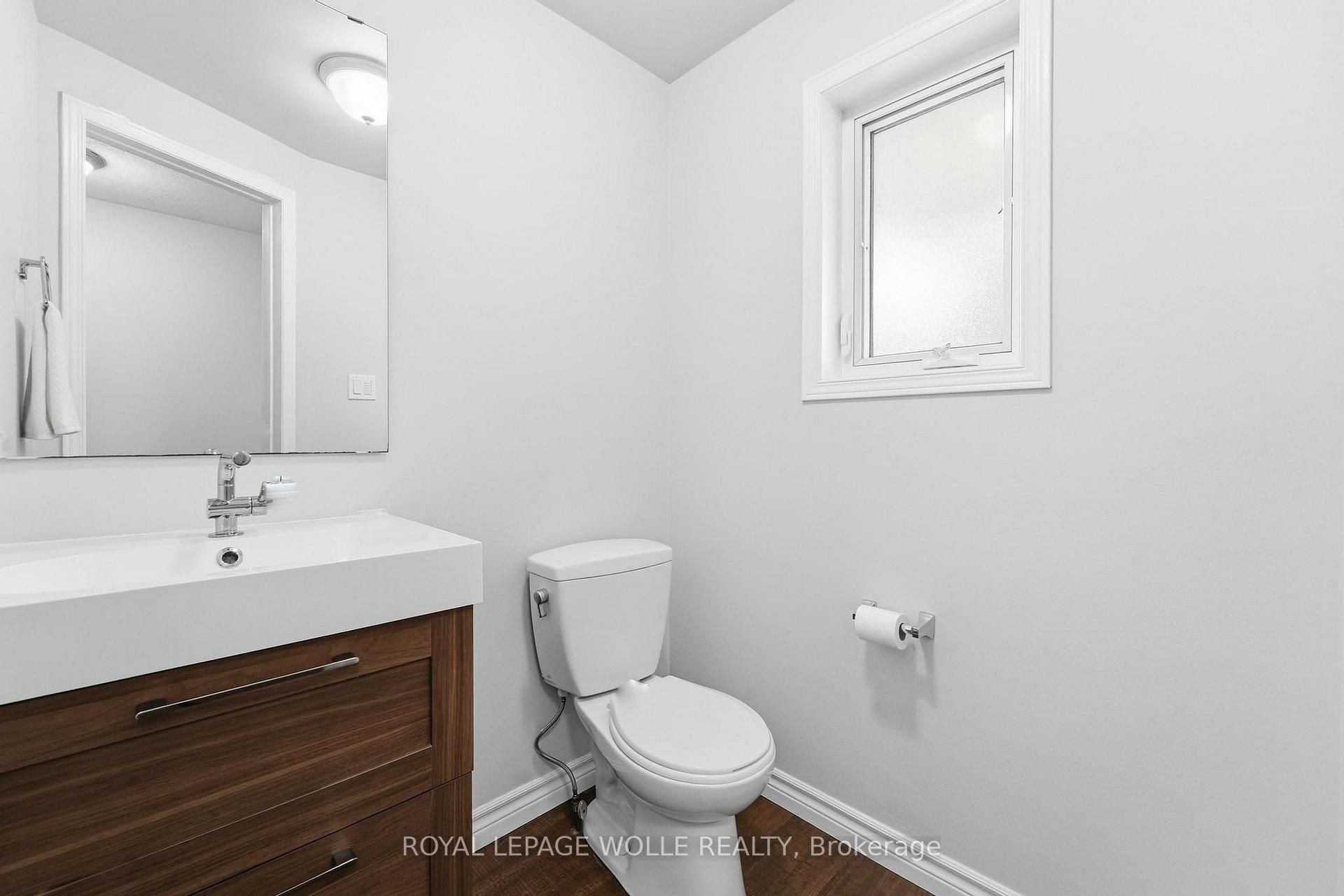 Photo 14 of 449 Exmoor Street, Waterloo, Bridgeport — HOMEH
