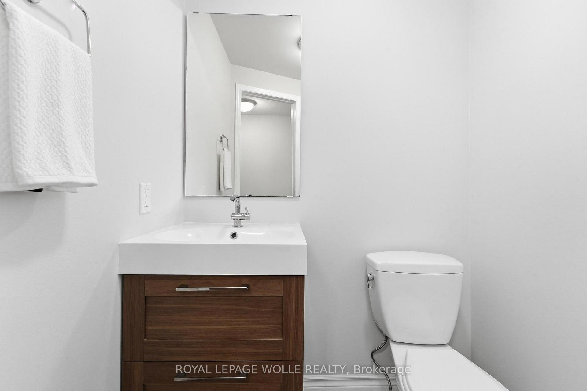 Photo 15 of 449 Exmoor Street, Waterloo, Bridgeport — HOMEH