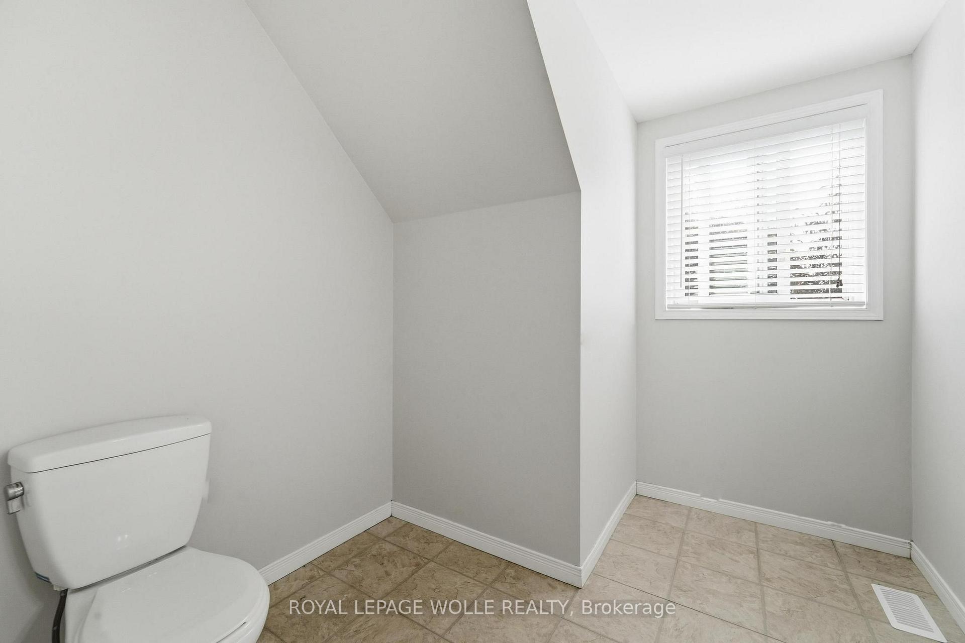 Photo 24 of 449 Exmoor Street, Waterloo, Bridgeport — HOMEH