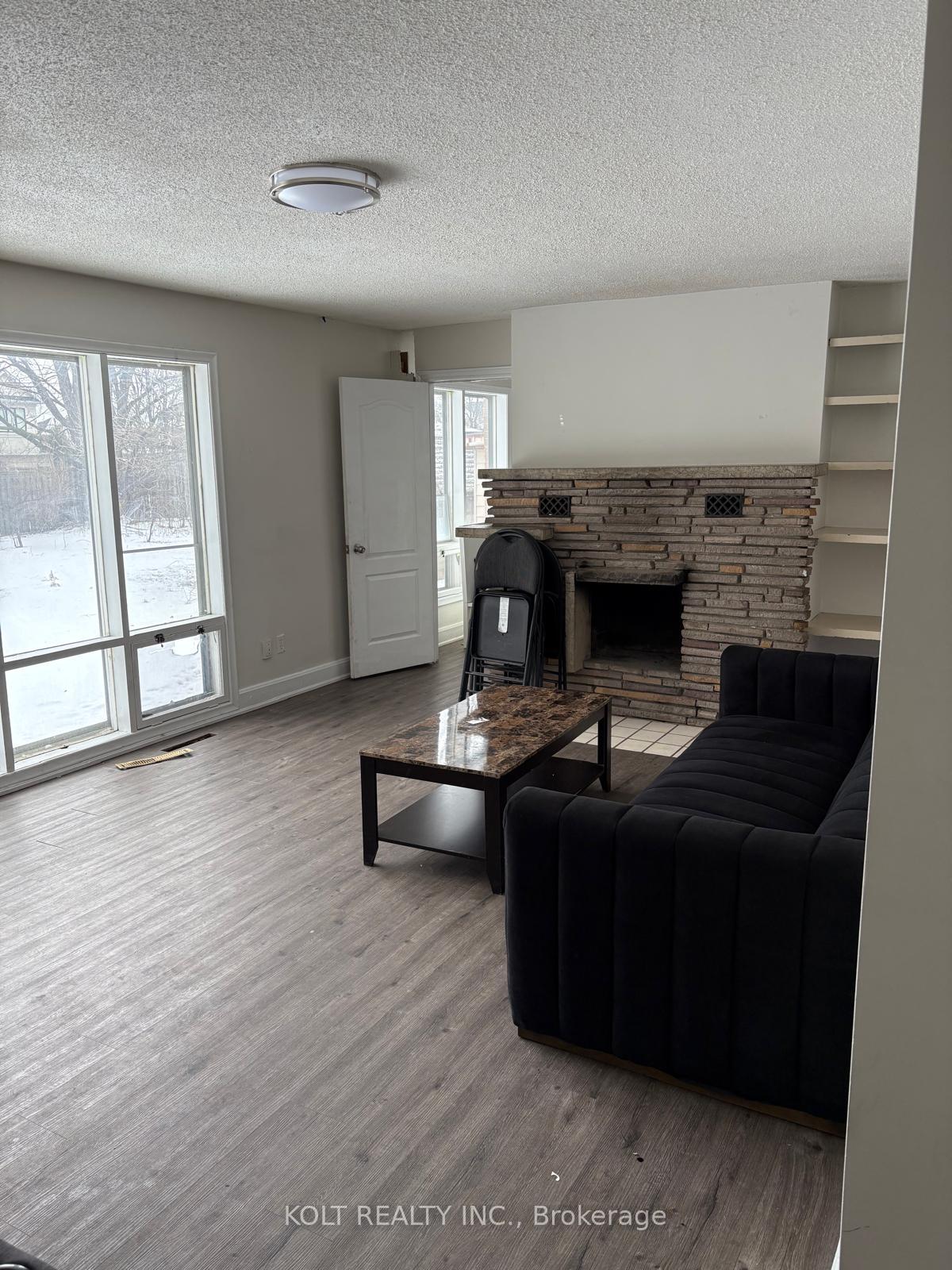 Photo 2 of 12084 Hurontario Street, Brampton, Snelgrove — HOMEH