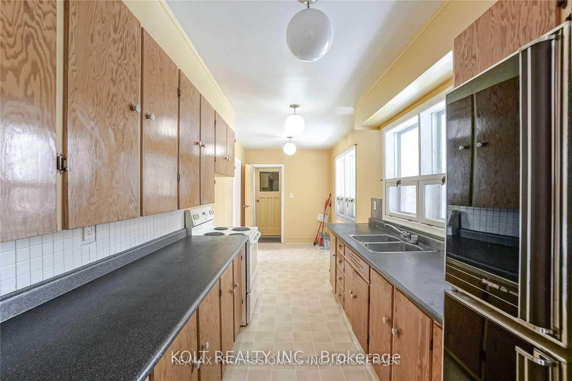 Photo 7 of 12084 Hurontario Street, Brampton, Snelgrove — HOMEH