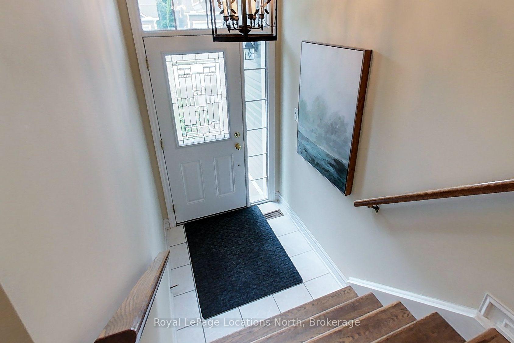 Photo 2 of 25 Green Briar Drive, Collingwood — HOMEH