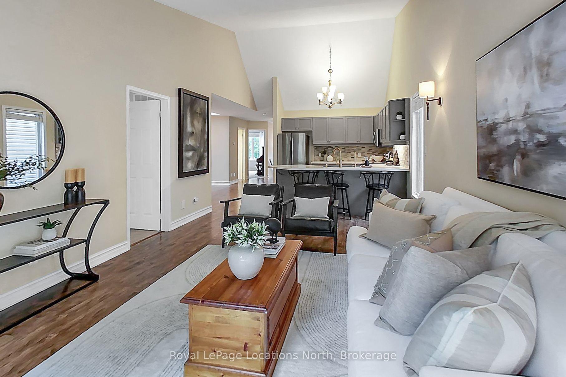 Photo 12 of 25 Green Briar Drive, Collingwood — HOMEH