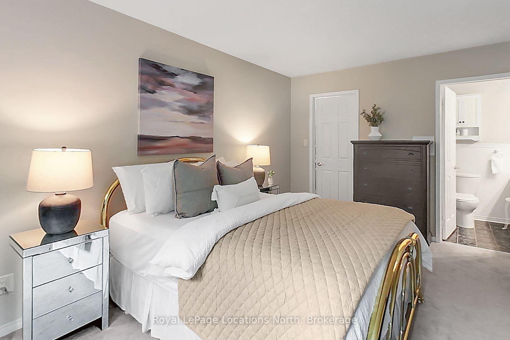 Photo 15 of 25 Green Briar Drive, Collingwood — HOMEH