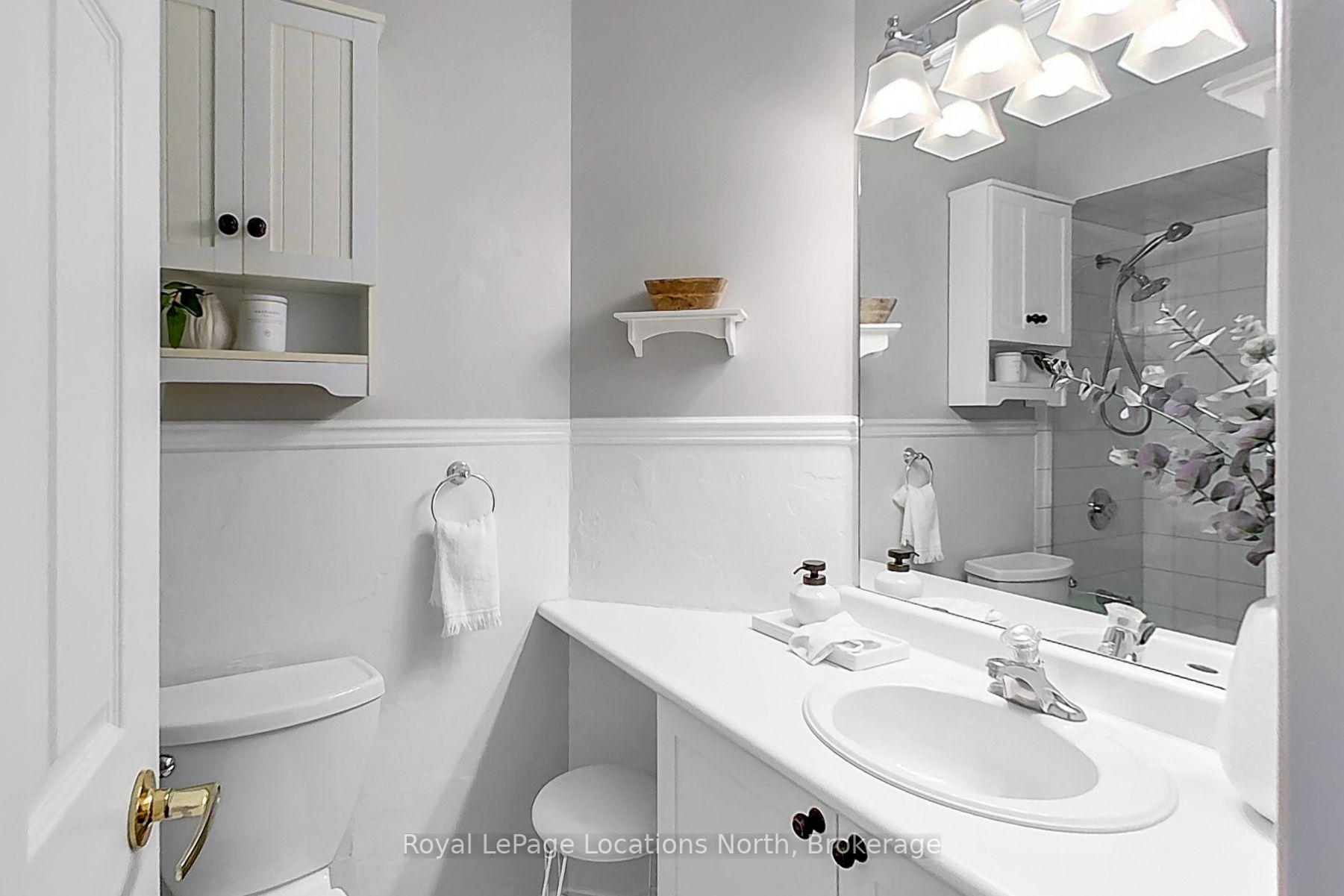 Photo 17 of 25 Green Briar Drive, Collingwood — HOMEH