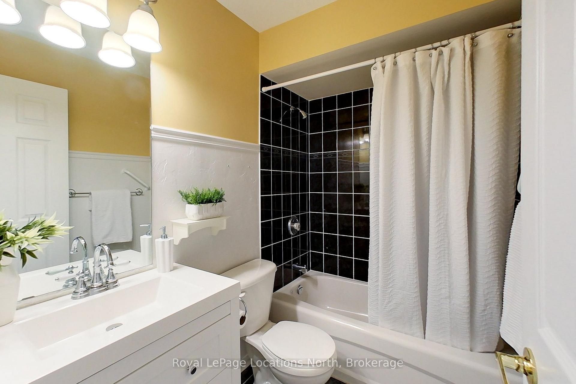 Photo 22 of 25 Green Briar Drive, Collingwood — HOMEH