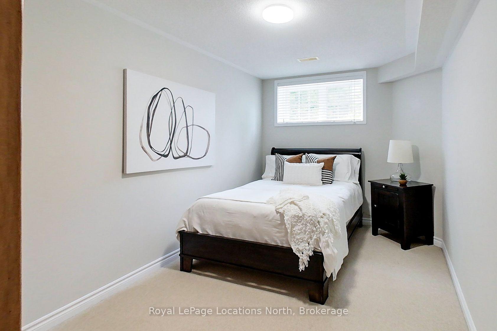 Photo 25 of 25 Green Briar Drive, Collingwood — HOMEH