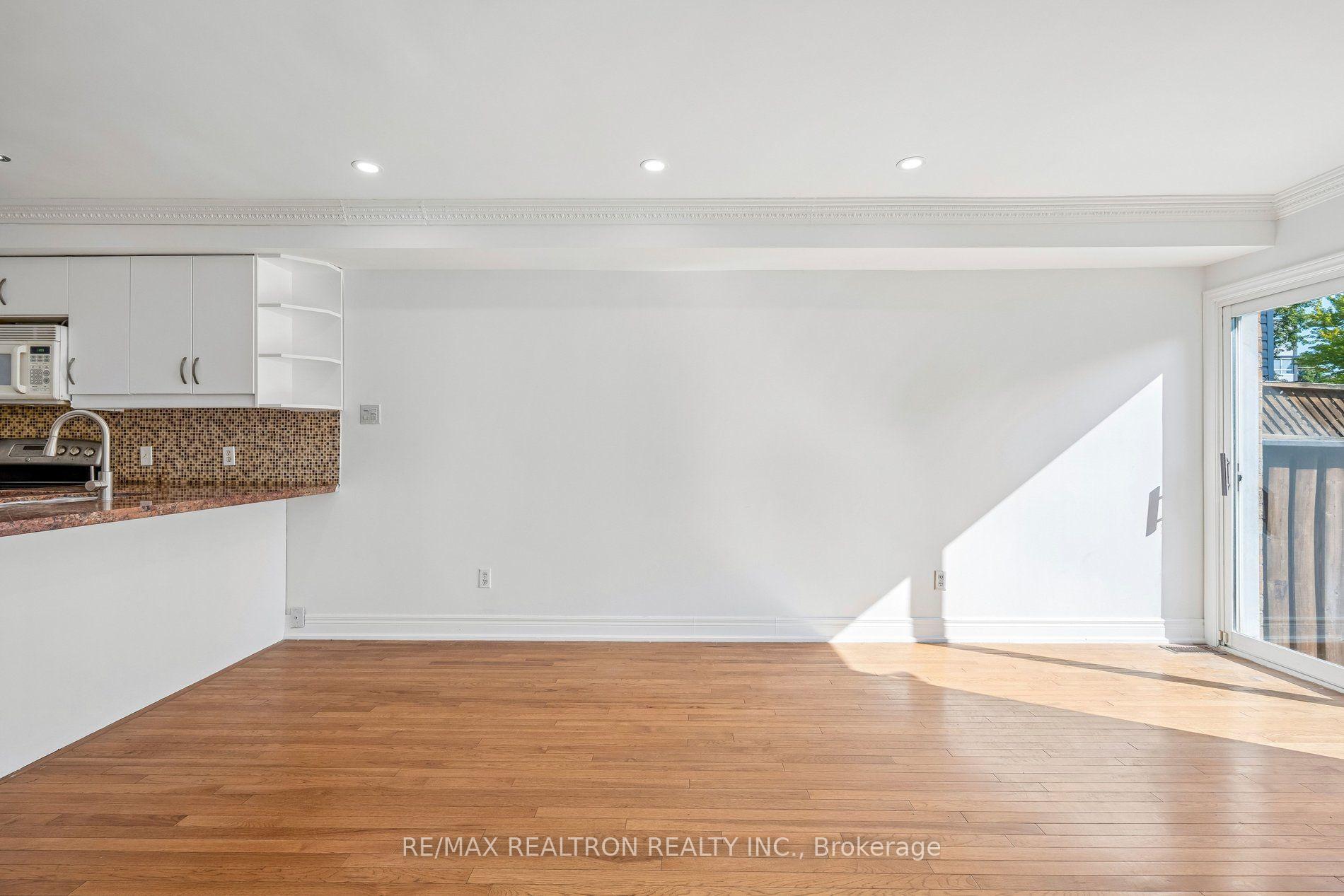 Photo 8 of 19 Warner Avenue, North York, Victoria Village — HOMEH