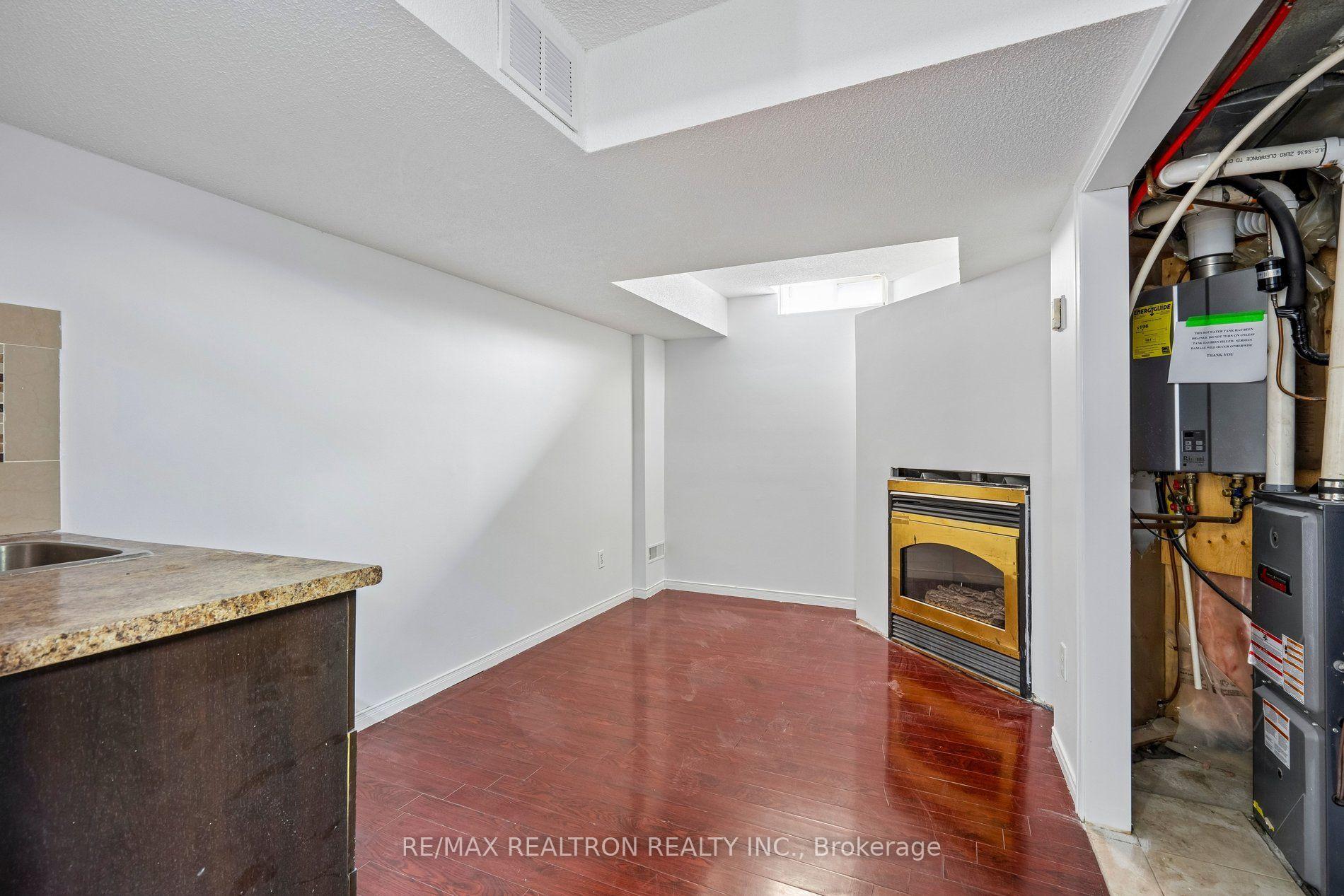 Photo 26 of 19 Warner Avenue, North York, Victoria Village — HOMEH